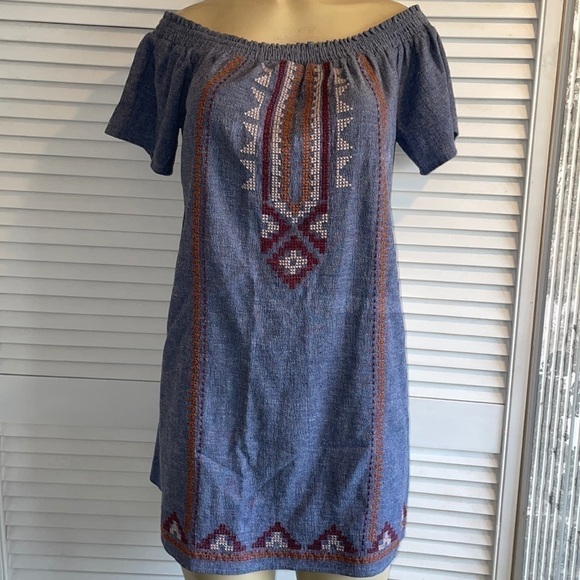 Lush Dresses & Skirts - Lush embroidered design off the shoulder dress